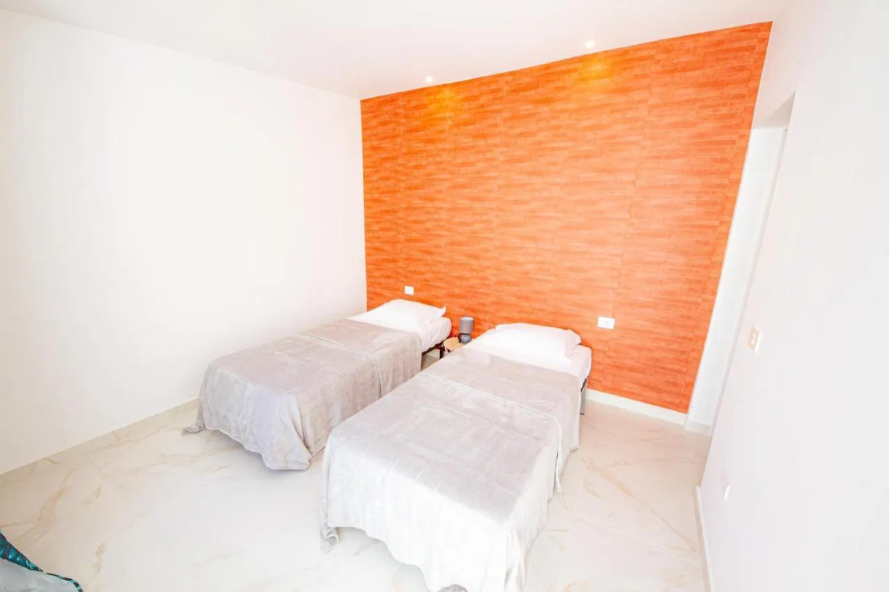 Сasa de vacaciones Green Point 3 Bed Holiday House Arona  España